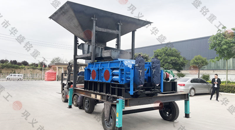 移動對輥制砂機(jī)價格貴不貴 制砂效果符合建筑要求嗎